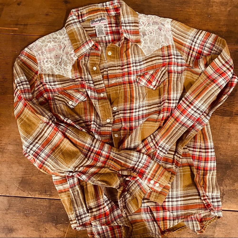 Wrangler Western Pearl Snap Top with Lace